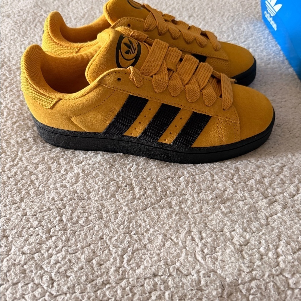 Adidas Campus 00s Gold and Black Sneakers size 8 New